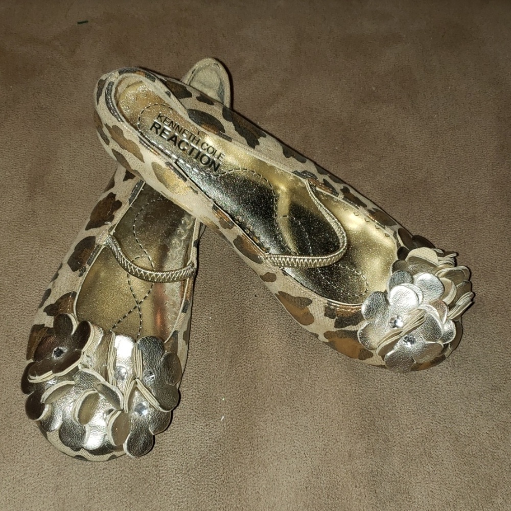 Size 12 girl's Gold ballet flats